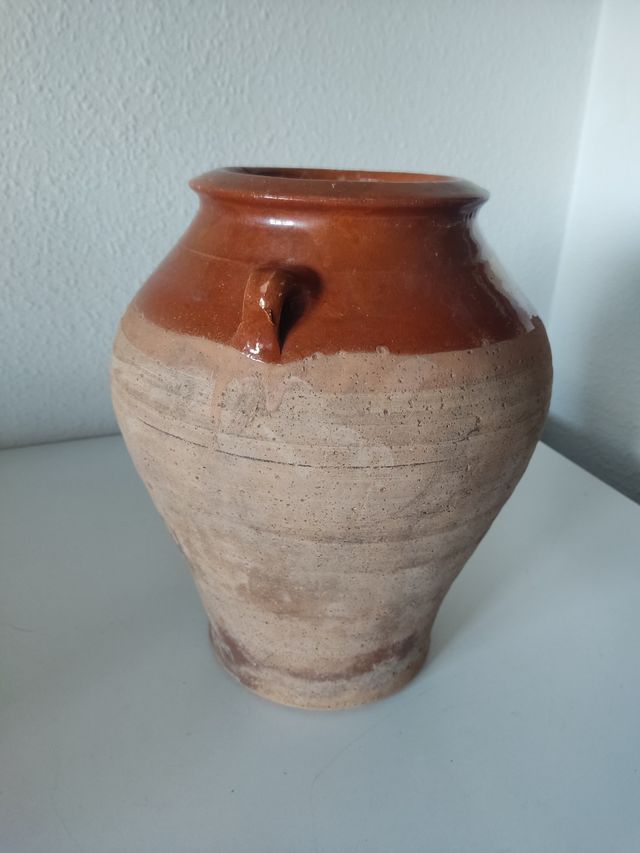 VECCHIO BARATTOLO DI ARGILLA COTTA