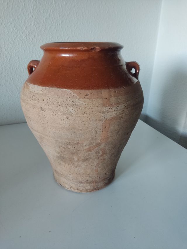 VECCHIO BARATTOLO DI ARGILLA COTTA