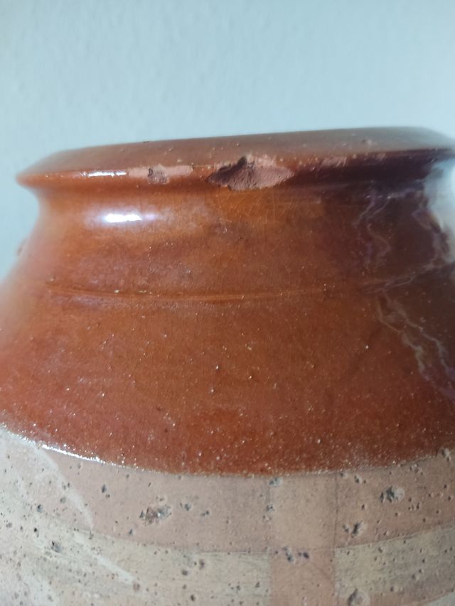 VECCHIO BARATTOLO DI ARGILLA COTTA