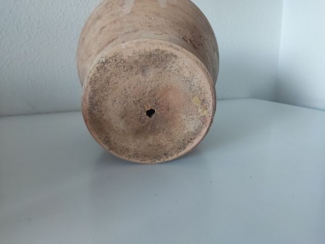 VECCHIO BARATTOLO DI ARGILLA COTTA