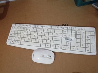 Teclado y ratón aprox inalámbricos