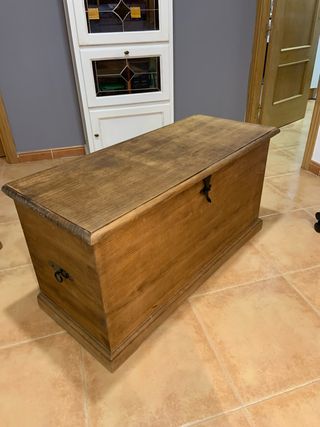 Baúl de madera 100x42