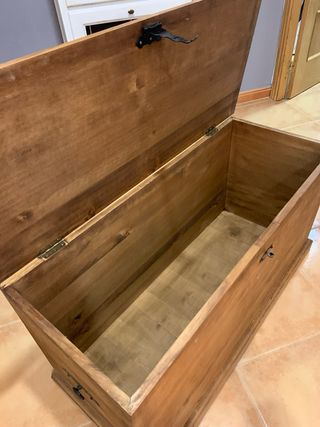 Baúl de madera 100x42