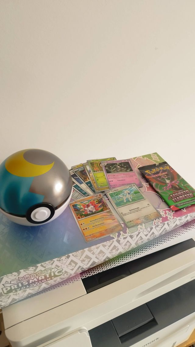 Poké Ball e Carte Pokémon