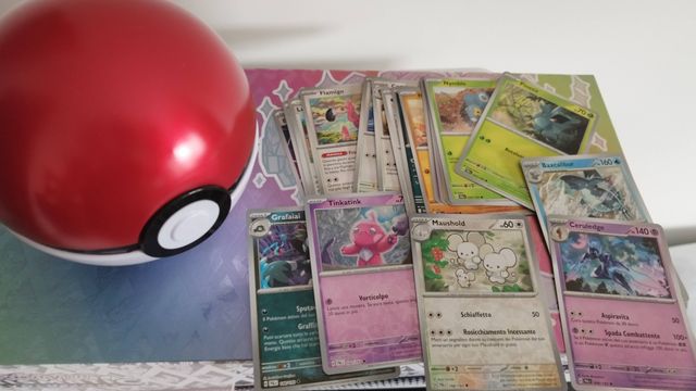 Poké Ball e Carte Pokémon