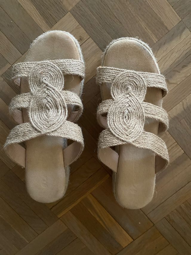Sandalias cuña beige talla 38