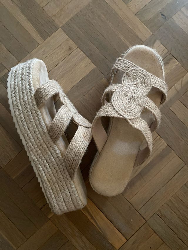 Sandalias cuña beige talla 38