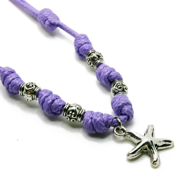 Collar morado de nudos con estrella de mar