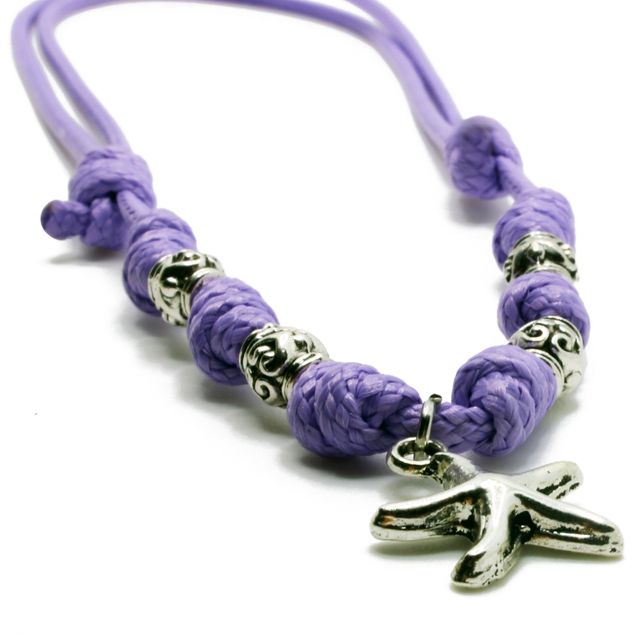 Collar morado de nudos con estrella de mar
