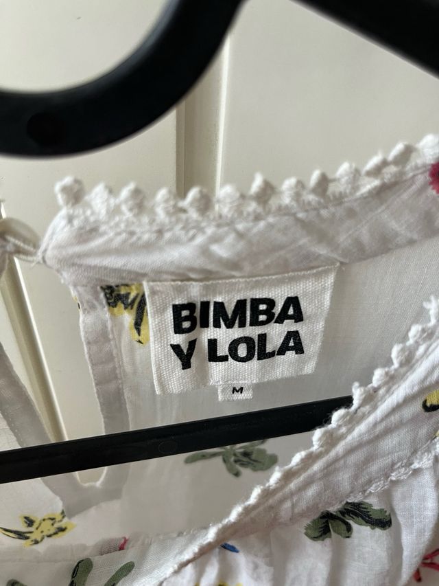 Blusa blanca de flores Bimba y Lola