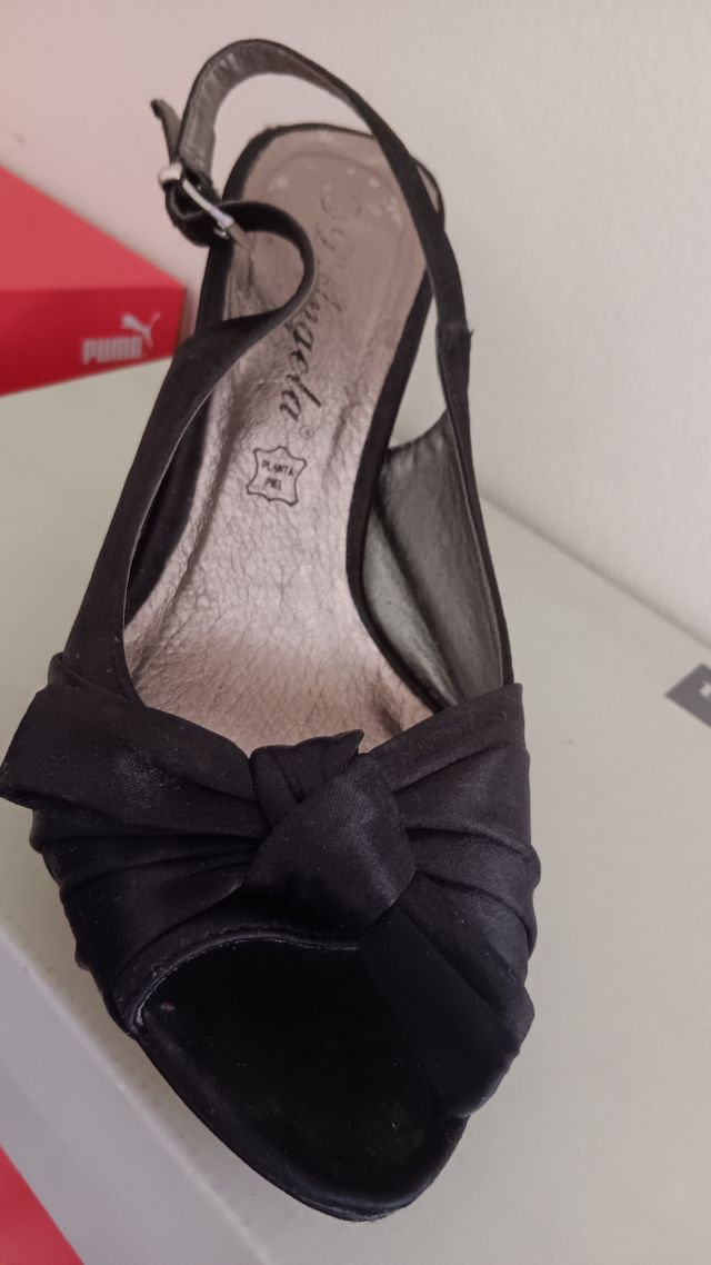 Sandalias tacón negras