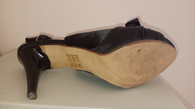 Sandalias tacón negras