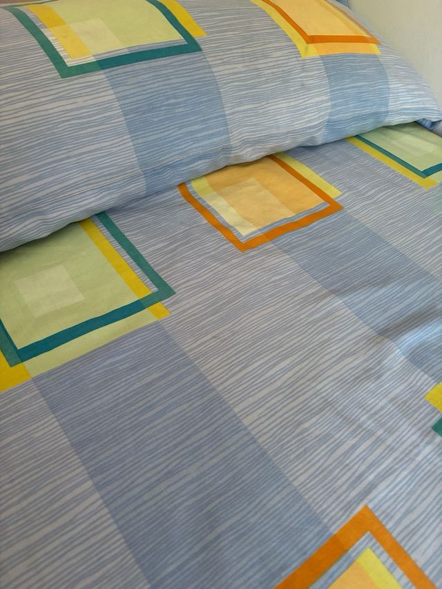 2 copripiumini identici per letti da 90 cm+lenzuola con angoli