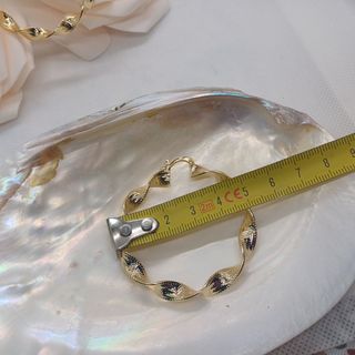 Aros dorados rizados Griegos- Chapado Oro 18 k