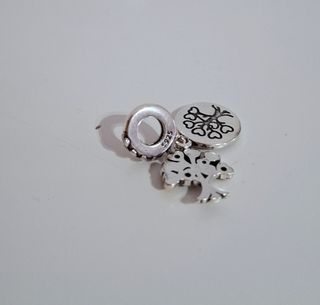 Charm árbol familia plata