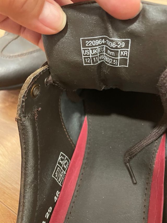 Zapatillas Levi's de piel marrón 46