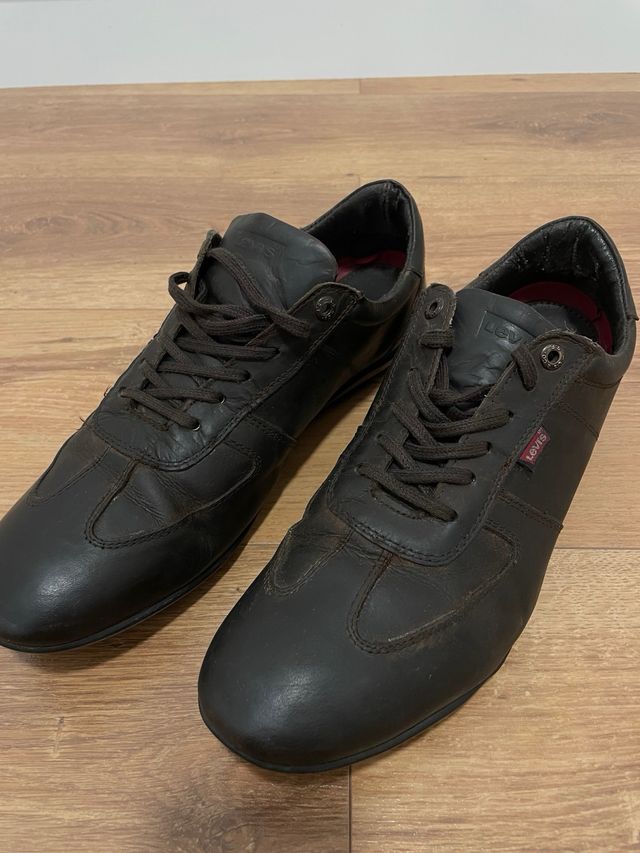Zapatillas Levi's de piel marrón 46