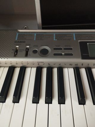Teclado Piano marca Casio 1300S