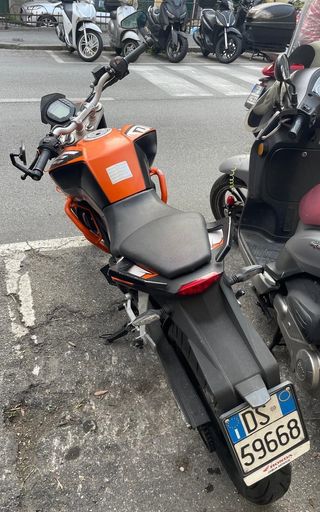 KTM Duke 125 - Moto