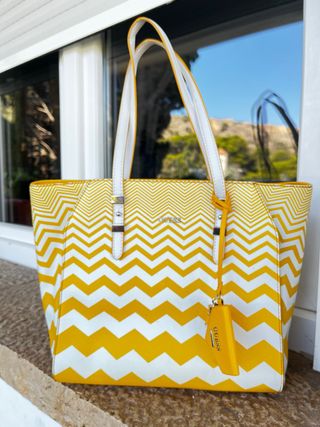 Bolso Guess amarillo-blanco