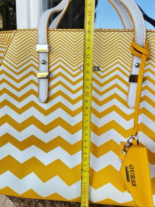 Bolso Guess amarillo-blanco