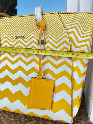 Bolso Guess amarillo-blanco