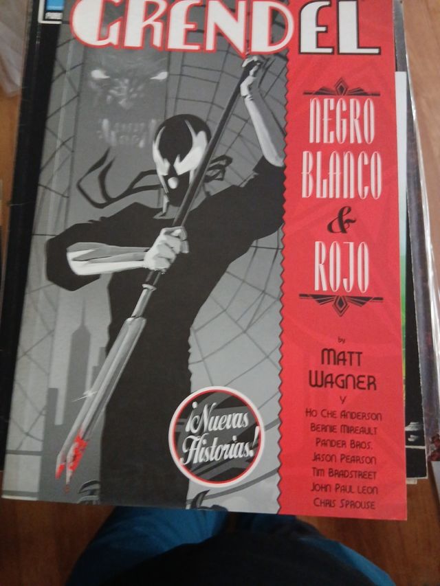 Grendel: Negro, Blanco & Rojo