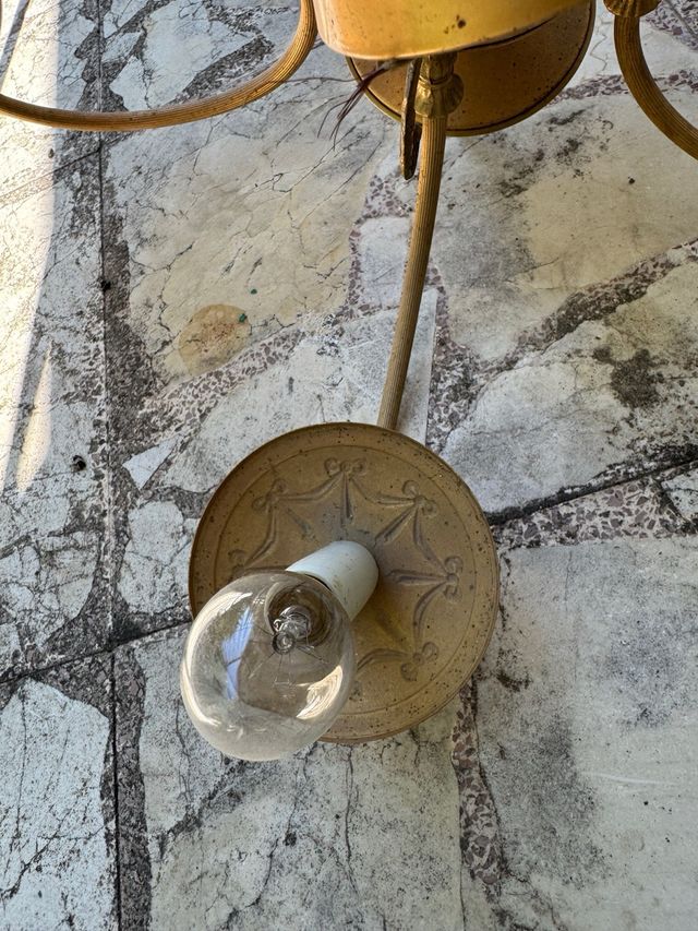 Lampara vintage dorada con cristal