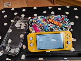 Nintendo Switch Lite amarilla