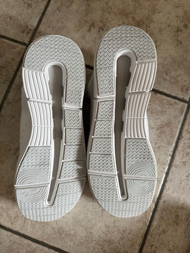 On Running The Roger - Scarpe Verde Oliva/Bianche