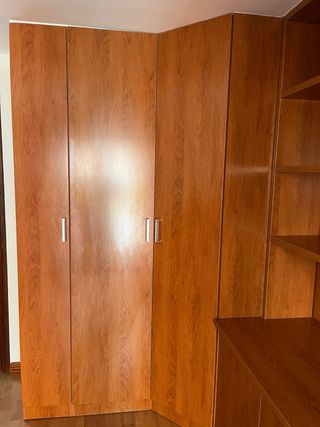 Armario librería de madera