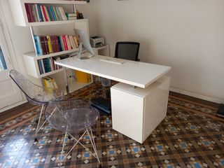 Conjunto de despacho: Mesa, estanteria y mueble 