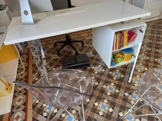 Conjunto de despacho: Mesa, estanteria y mueble 