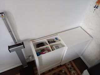 Conjunto de despacho: Mesa, estanteria y mueble 