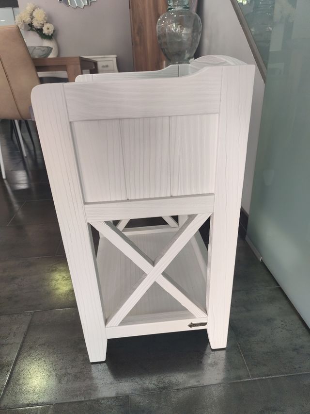 Mesita 47cm -madera maciza nueva. Te la llevo