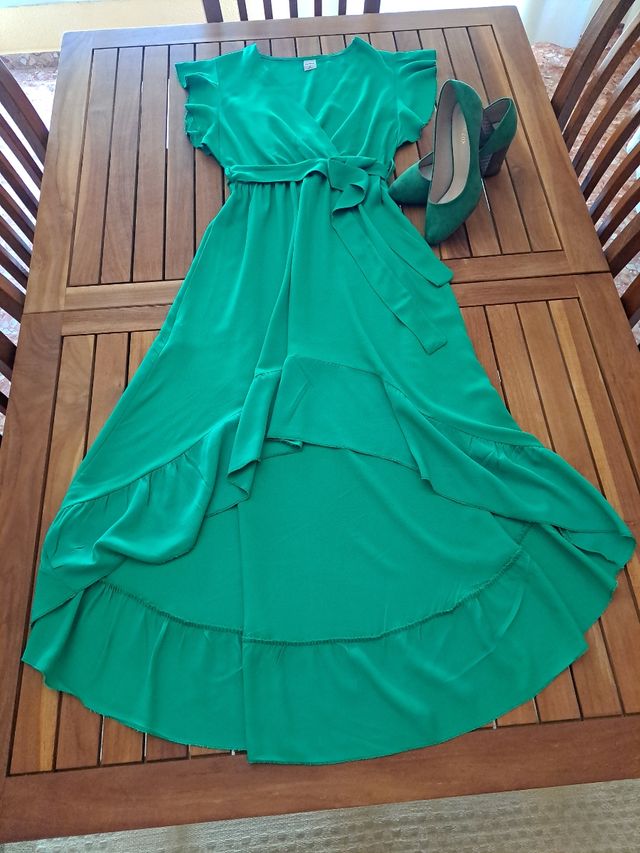 Vestido verde M -+zapatos 38 a juego.