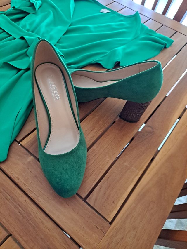 Vestido verde M -+zapatos 38 a juego.