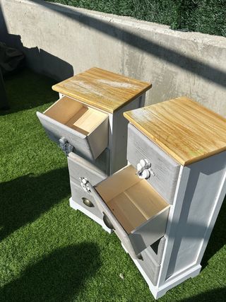 Mesillas de noche - 2 uds. Gris y blanco. Vintage.