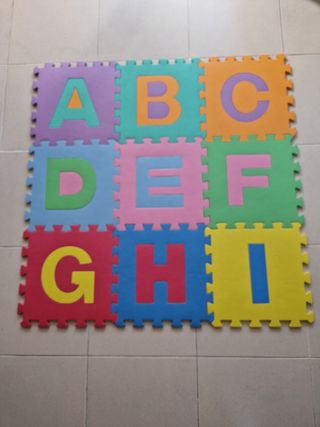 Alfombra puzzle ABC infantil