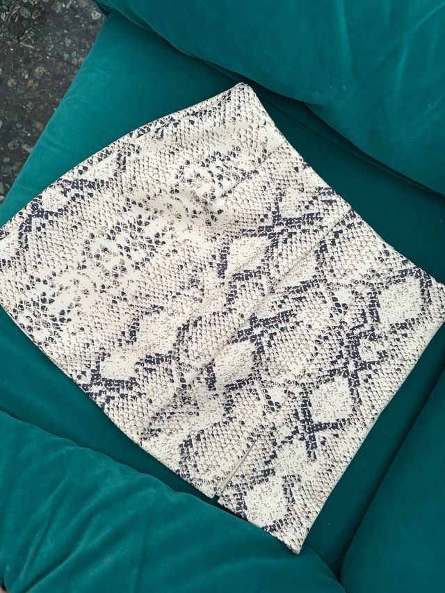 Mini Falda serpiente beige