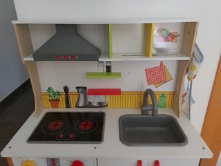 Cocinita de madera 