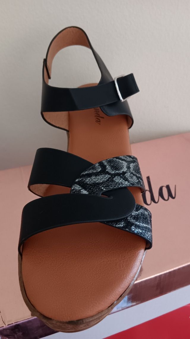 Sandalias cuña Renda negras