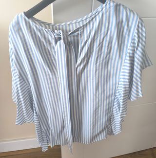 Blusa rayas azul y blanca