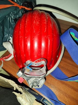 Casco espeleología con carburero. 