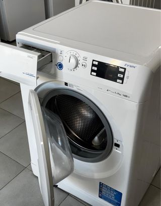 LAVADORA INDESIT DE 9 KILOS 