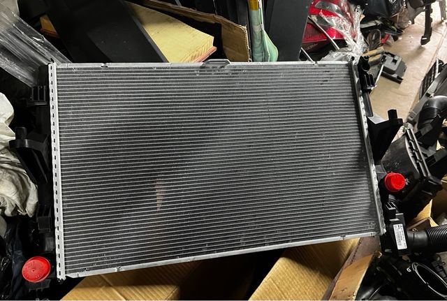 Paragolpes y frente completo Mercedes Clase V W447