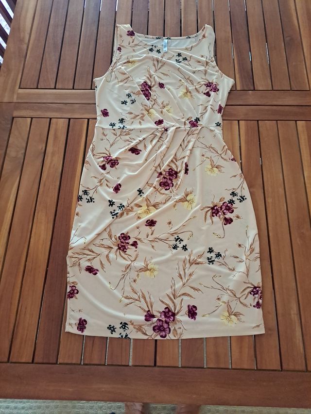 Vestido floral beige talla M