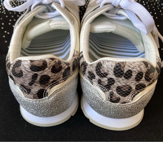 Zapatillas Pepe Jeans blancas y plateadas