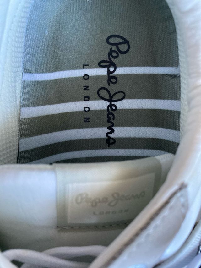 Zapatillas Pepe Jeans blancas y plateadas