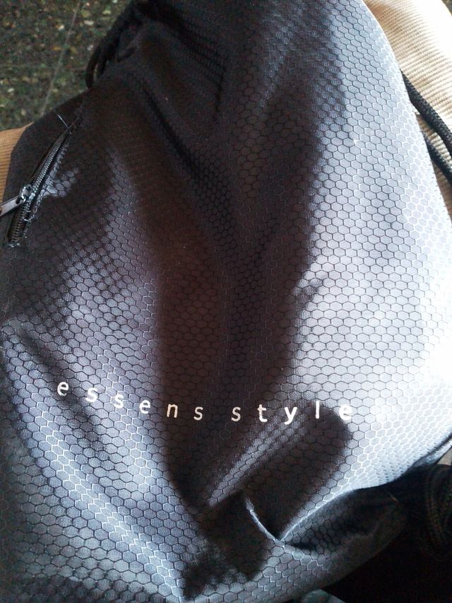 Mochila deportiva essens negra
